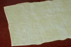 Ушки из слоеного теста с сахаром