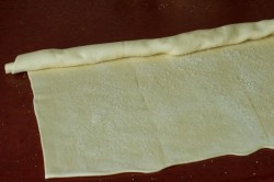 Ушки из слоеного теста с сахаром