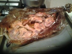 Утиные окорочка в духовке запеченные в рукаве с гарниром