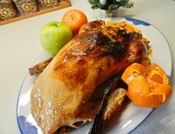 Утка с яблоками и апельсинами, запеченная в рукаве