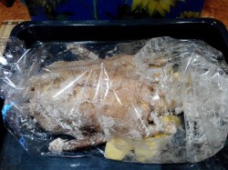 Утка в рукаве с картошкой