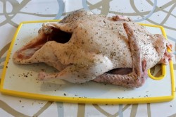 Утка в утятнице в духовке