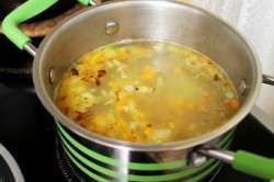 Уха из консервы сайры быстро и вкусно