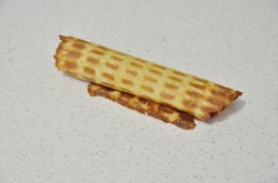 Вафельные трубочки в вафельнице - шаг 9 Вафельные трубочки в вафельнице - шаг 9