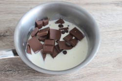 название картинки Ванильные капкейки с бостонским кремом