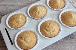 название картинки Ванильные капкейки с бостонским кремом