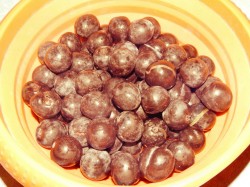 название картинки Варенье из алычи с косточками на зиму