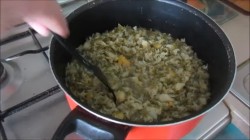 Варенье из цветков белой акации с лимоном (акациевый мёд) - шаг 4 Варенье из цветков белой акации с лимоном (акациевый мёд) - шаг 4