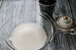 Варенье пятиминутка из черной смородины - шаг 2