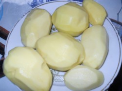 Вареники с картошкой и укропом - шаг 1 Вареники с картошкой и укропом - шаг 1