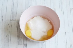 Ватрушка с вишней