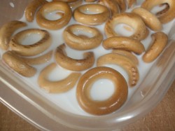 Ватрушки из сушек с творогом