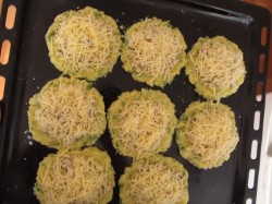 Ватрушки картофельные с курицей - шаг 9 Ватрушки картофельные с курицей - шаг 9