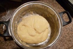 Ватрушки с картошкой из дрожжевого теста - шаг 6