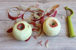 название картинки Ватрушки с яблочной начинкой и штрейзелем