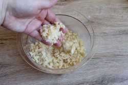 название картинки Ватрушки с яблочной начинкой и штрейзелем