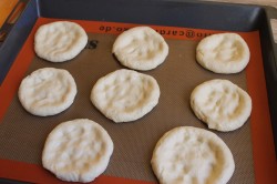 название картинки Ватрушки с яблочной начинкой и штрейзелем