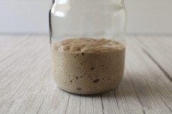 Вечная закваска для хлеба без дрожжей