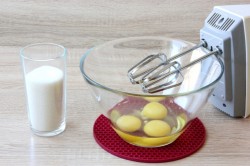 Венские вафли на сметане в электровафельнице - шаг 3 Венские вафли на сметане в электровафельнице - шаг 3