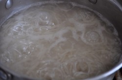 название картинки Вермишель с грибной подливкой