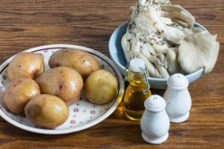 Вешенки с картошкой жареные