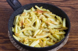 Вешенки с картошкой жареные