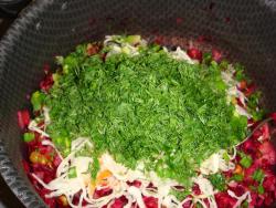 Вкусный винегрет с селедкой