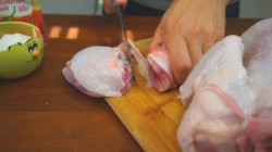 Вкусная курица запечённая с фруктами и овощами