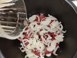 название картинки Говядина в мультиварке сочная и мягкая