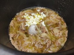 название картинки Говядина в мультиварке сочная и мягкая