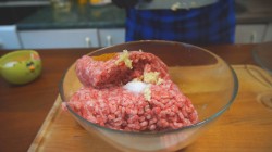 название картинки Сочные биточки с картошкой и сыром