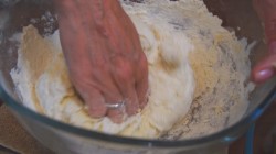 Закрытый грушевый пирог на кефире к чаю