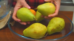 Закрытый грушевый пирог на кефире к чаю