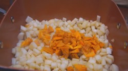 Закрытый грушевый пирог на кефире к чаю