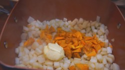 Закрытый грушевый пирог на кефире к чаю