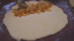 Закрытый грушевый пирог на кефире к чаю