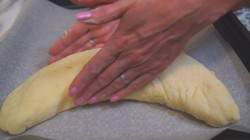 Закрытый грушевый пирог на кефире к чаю