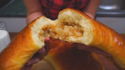 Закрытый грушевый пирог на кефире к чаю