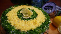 Салат с морской капустой рисом сайрой