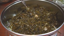 Салат с морской капустой рисом сайрой