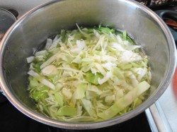 Вкусные щи с курицей из свежей капусты