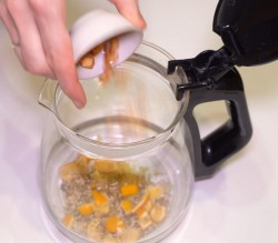 Вкусный и полезный имбирный чай с лимоном и ромашкой - шаг 4 Вкусный и полезный имбирный чай с лимоном и ромашкой - шаг 4