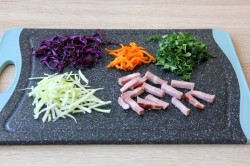 Вкусный салат из фиолетовой капусты