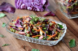 Вкусный салат из фиолетовой капусты