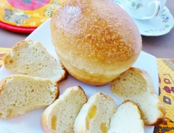 Кулич на сухих дрожжах с персиками