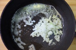 название картинки Новогодние волованы из слоеного теста с грибной начинкой