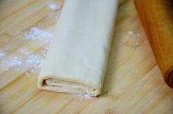 название картинки Новогодние волованы из слоеного теста с грибной начинкой