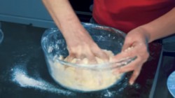 Воздушные сладкие пончики с глазурью на молоке во фритюре - шаг 16 Воздушные сладкие пончики с глазурью на молоке во фритюре - шаг 16