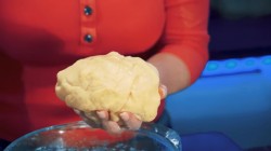 Воздушные сладкие пончики с глазурью на молоке во фритюре - шаг 18 Воздушные сладкие пончики с глазурью на молоке во фритюре - шаг 18