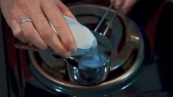 Воздушные сладкие пончики с глазурью на молоке во фритюре - шаг 25 Воздушные сладкие пончики с глазурью на молоке во фритюре - шаг 25